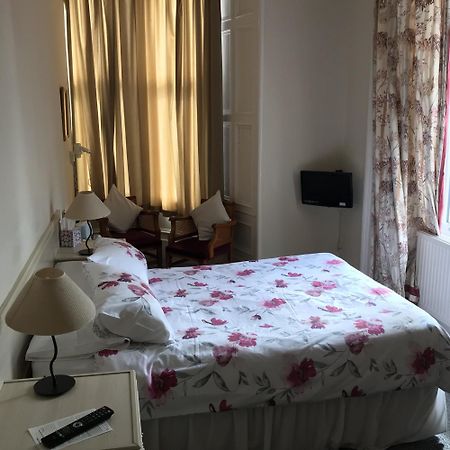 Dorstan House Hotel Edinburgh Room photo